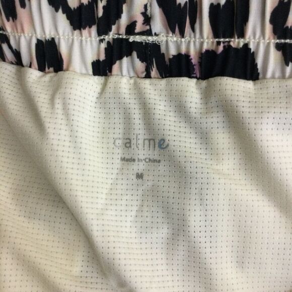 Calme Womens Elements Hike Active Gym Leopard Print Shorts Size M NWT - Picture 7 of 11